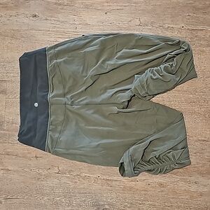 Lululemon crop pants
